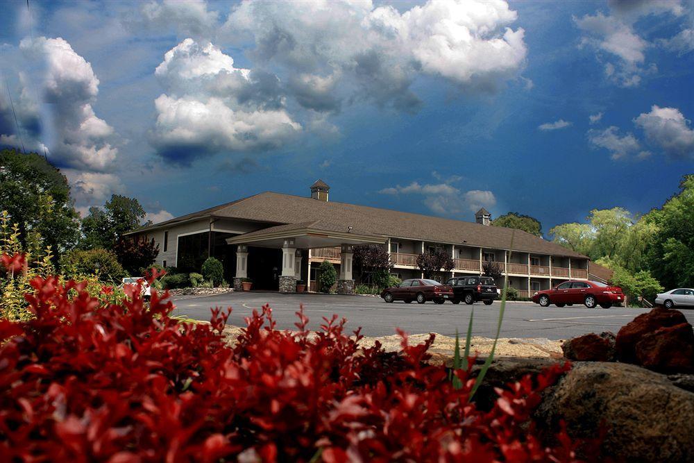 Hampton Falls Inn Екстериор снимка